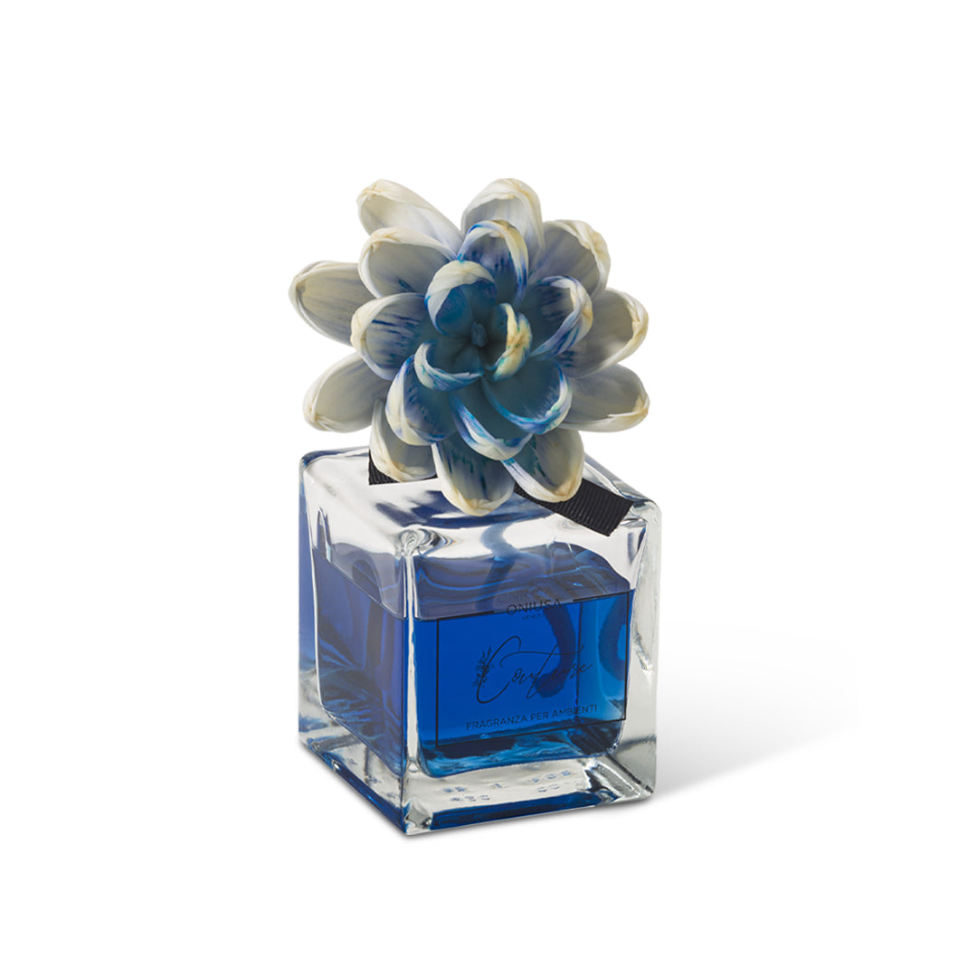 Diffusor mit blauer Seerosenblume